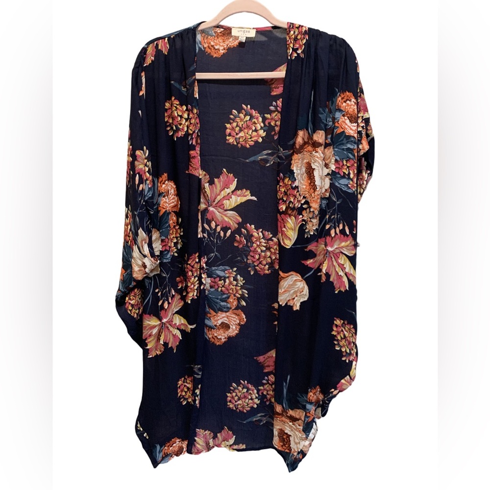 Umgee Navy blue floral kimono. Size M/L.